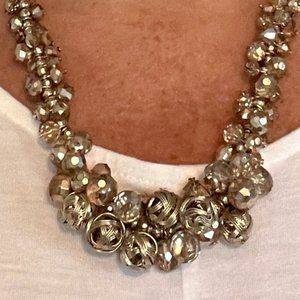 Head-turning statement necklace